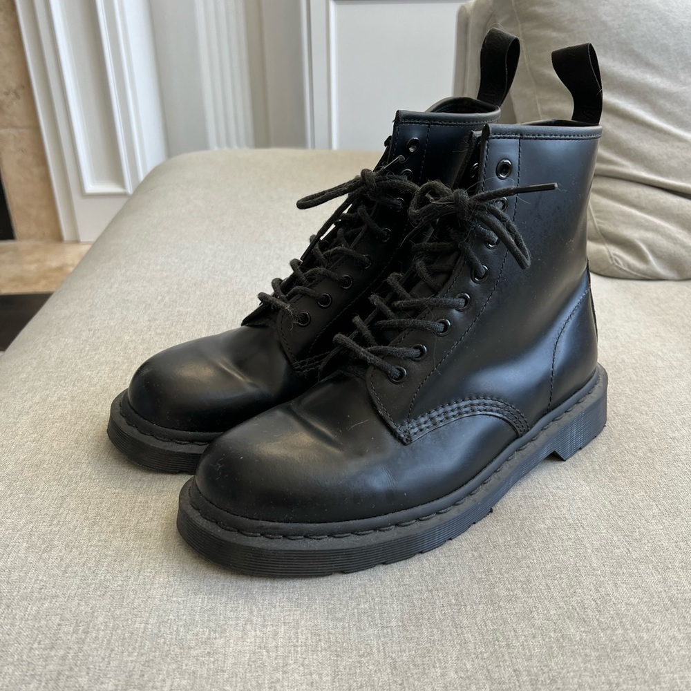 Men’s Dr. Martens boots Style 1460 Mono